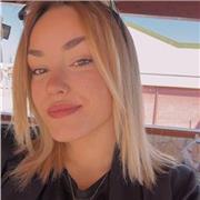 Studentessa universitaria di lingue, offre lezioni di inglese per studenti di medie e superiori